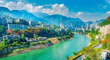 20年前满江漂木,20年后满目青山!昨天,攀枝花再次被全国观众关注