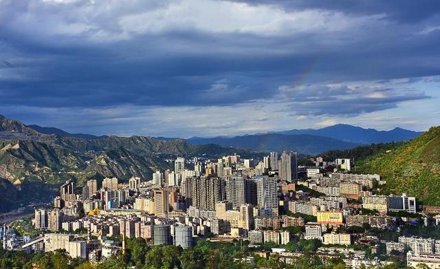 三江交汇的工业明珠 攀枝花